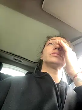 Cristalmegan online show from 10/08/25, 07:28