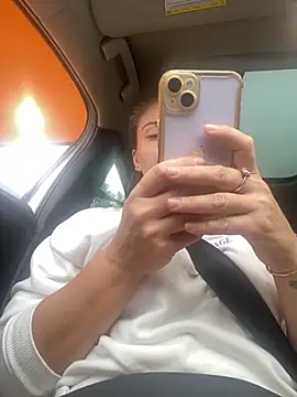 Cristalmegan online show from 10/27/25, 08:51