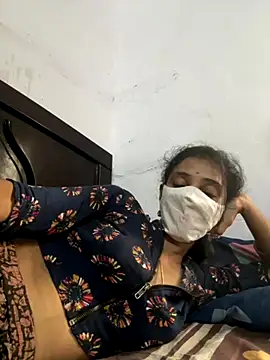 sweetreddy-02 online show from 10/03/25, 08:55