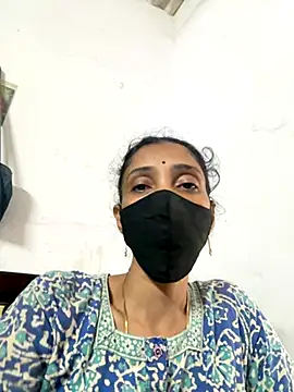 sweetreddy-02 online show from 10/31/25, 05:52