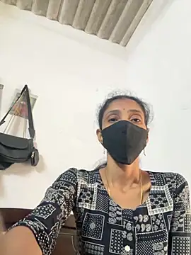 sweetreddy-02 online show from 11/13/25, 05:50