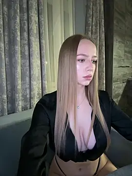 Snapshot of MissOyee chatting on 11/13/25, 08:08 MissOyee online show from 11/13/25, 08:08