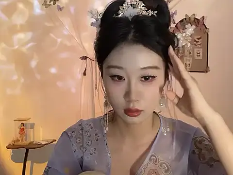 Snapshot of 1X-snake chatting on 10/06/25, 01:19 1X-snake online show from 10/06/25, 01:19