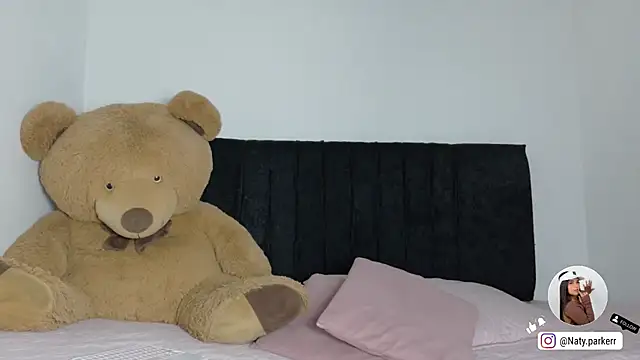 Natashaparker   online show from 06/02/26, 03:52