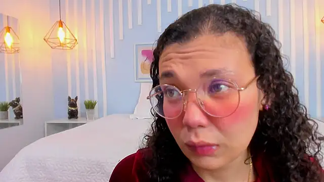 Snapshot of SweetStarr_ chatting on 10/05/25, 01:53 SweetStarr online show from 10/05/25, 01:53