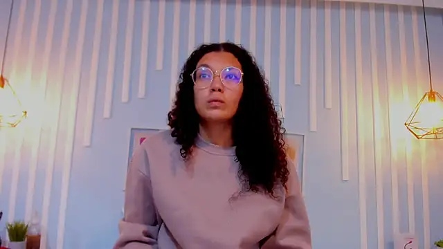 Snapshot of SweetStarr_ chatting on 10/10/25, 12:48 SweetStarr online show from 10/10/25, 12:48