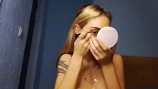 lesyawhite online show from 11/21/25, 02:27