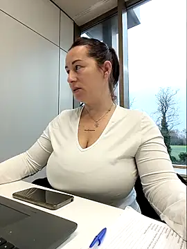 bichota85 online show from 12/23/25, 09:07