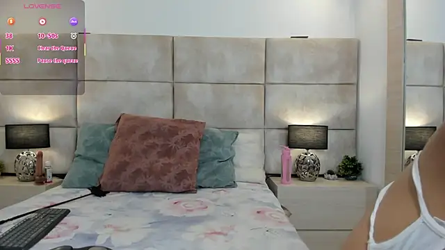 VioletaMarcelli online show from 01/11/26, 12:21