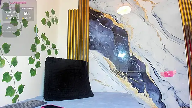 Snapshot of brittanyy20 chatting on 10/07/25, 10:12 brittanyy20 online show from 10/07/25, 10:12