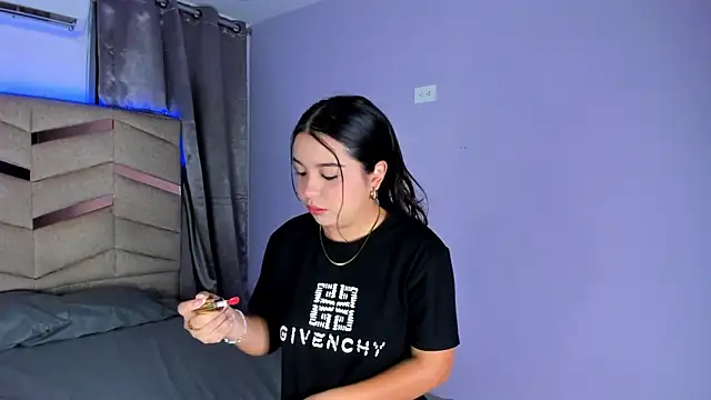 LunaWiill  online show from 12/02/25, 12:21