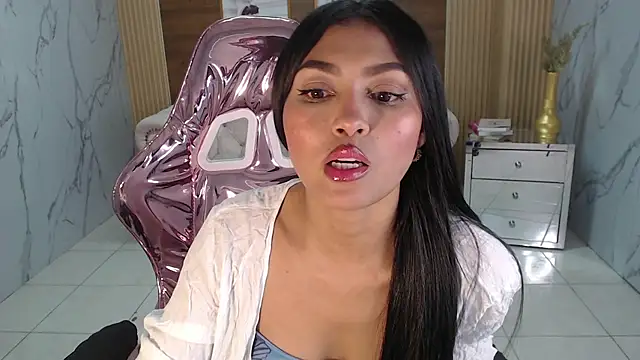 Snapshot of lissandra_s chatting on 10/18/25, 08:31 lissandra s online show from 10/18/25, 08:31