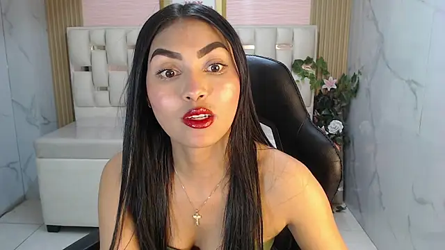 Snapshot of lissandra_s chatting on 11/18/25, 08:35 lissandra s online show from 11/18/25, 08:35