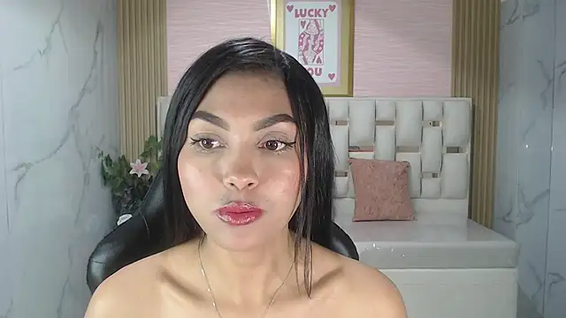 Snapshot of lissandra_s chatting on 11/21/25, 08:18 lissandra s online show from 11/21/25, 08:18