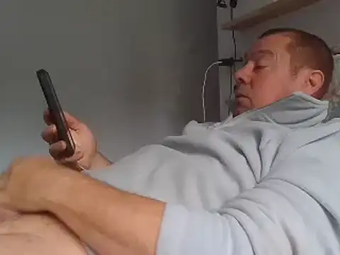 hugoboys4576 online show from 10/29/25, 11:23