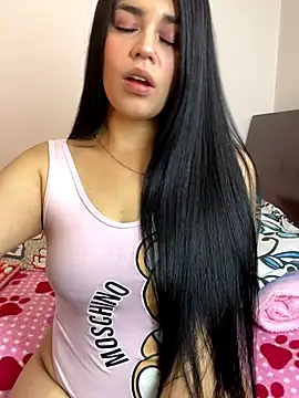 sophy whiite  online show from 12/02/25, 09:32