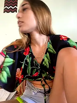 loirinhaaa online show from 11/23/25, 05:46