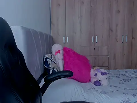 Snapshot of TessaCollinns chatting on 11/25/25, 02:50 TessaCollinns online show from 11/25/25, 02:50