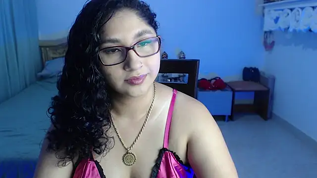 Snapshot of Gia_Dior chatting on 09/29/25, 11:42 Gia Dior online show from 09/29/25, 11:42