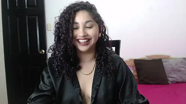 Snapshot of Gia_Dior chatting on 11/21/25, 10:08 Gia Dior online show from 11/21/25, 10:08