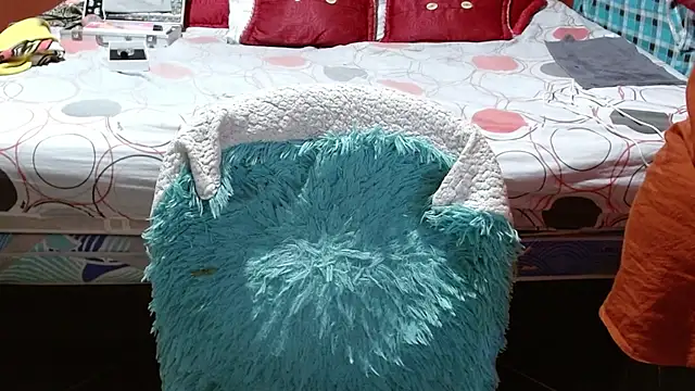 Sasharosee2 online show from 12/14/25, 12:43