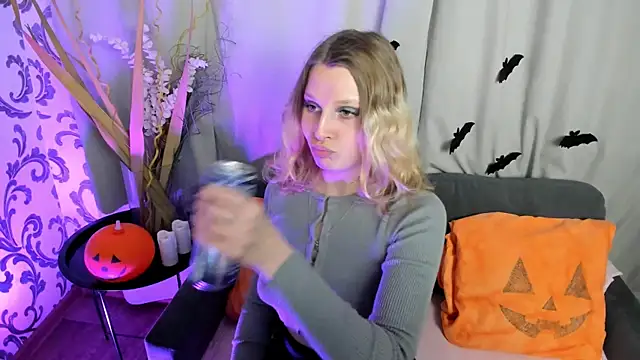  Velvet peach  online show from 11/02/25, 11:01