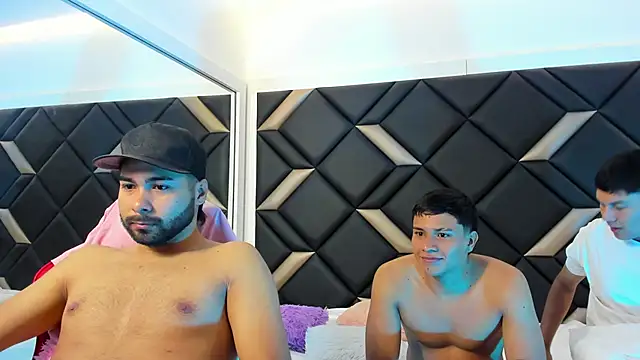 Hot Threesomee online show from 11/21/25, 01:10