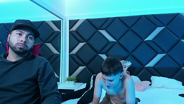 Hot Threesomee online show from 11/26/25, 01:12