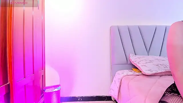 Doll lauren online show from 10/16/25, 07:37