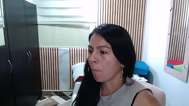 camilavargas  online show from 05/14/26, 04:25