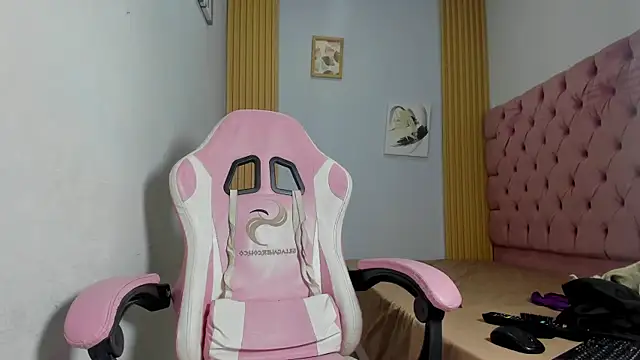 Naomis 35 online show from 11/06/25, 07:59