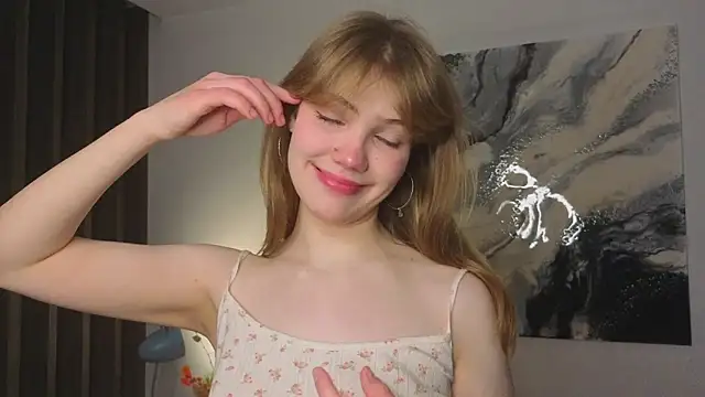 Snapshot of pienaple chatting on 12/14/25, 04:07 pienaple online show from 12/14/25, 04:07