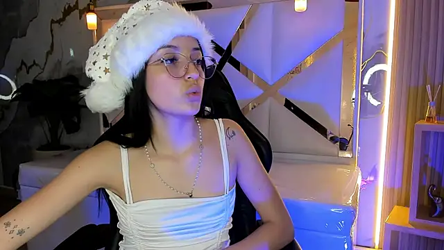 sophiadoll tf online show from 12/15/25, 08:35