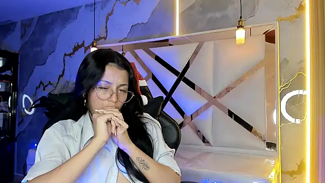 sophiadoll tf online show from 12/18/25, 08:37