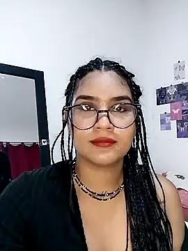 Snapshot of Renata_Zoe chatting on 10/19/25, 01:28 Renata Zoe online show from 10/19/25, 01:28