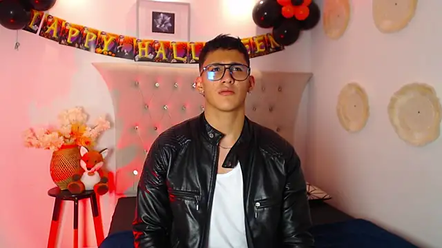 SalvadorFit online show from 10/08/25, 08:39