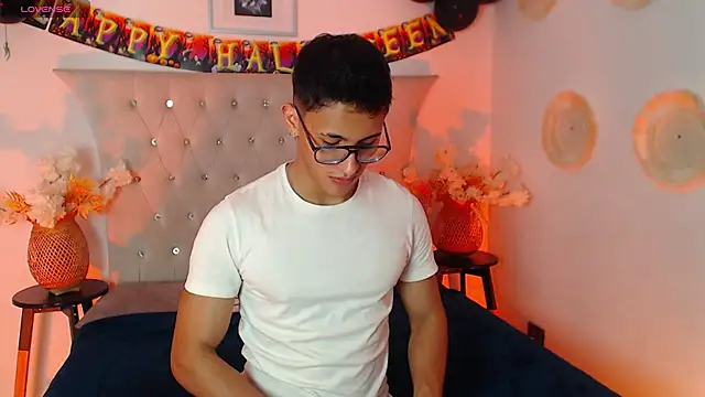 SalvadorFit online show from 10/12/25, 08:30