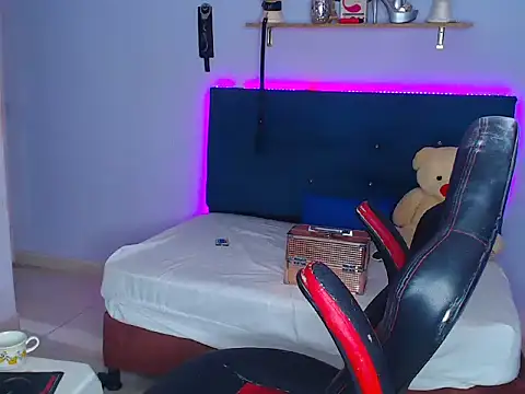 Lunadool online show from 10/07/25, 03:09