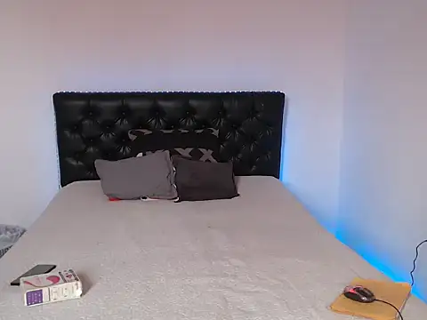 Lunadool online show from 04/09/26, 02:00