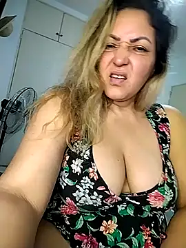 Lunita86 online show from 10/24/25, 02:13