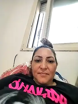 Lunita86 online show from 12/21/25, 10:28