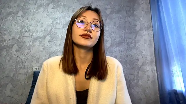 Snapshot of SetsukoBuddemeyer chatting on 10/12/25, 01:48 SetsukoBuddemeyer online show from 10/12/25, 01:48