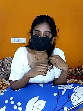 Snapshot of honeyqueen143 chatting on 09/25/25, 07:34 honeyqueen143 online show from 09/25/25, 07:34