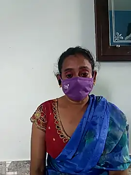 Snapshot of honeyqueen143 chatting on 12/05/25, 06:22 honeyqueen143 online show from 12/05/25, 06:22