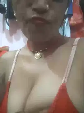 Snapshot of Hott_cutgirl chatting on 10/11/25, 05:33 Hott cutgirl online show from 10/11/25, 05:33