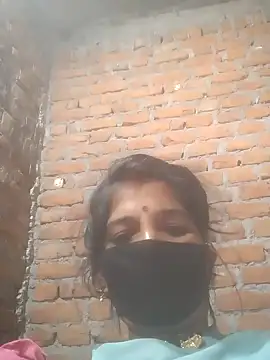 Snapshot of Hott_cutgirl chatting on 10/23/25, 10:14 Hott cutgirl online show from 10/23/25, 10:14