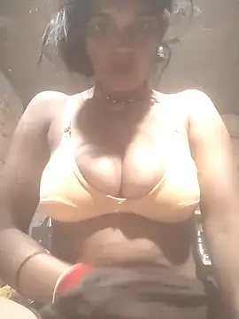 Snapshot of Hott_cutgirl chatting on 11/07/25, 12:54 Hott cutgirl online show from 11/07/25, 12:54