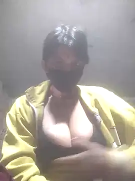 Snapshot of Hott_cutgirl chatting on 11/10/25, 06:51 Hott cutgirl online show from 11/10/25, 06:51