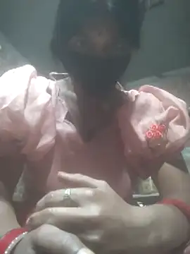 Snapshot of Hott_cutgirl chatting on 11/16/25, 04:23 Hott cutgirl online show from 11/16/25, 04:23