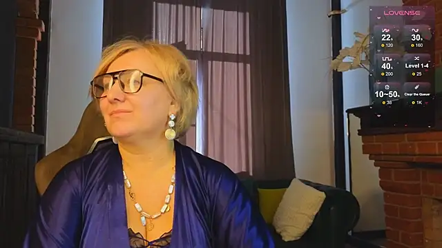 Marta Wils online show from 10/24/25, 03:47